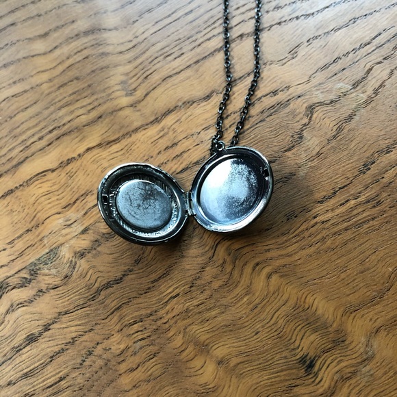 Butterfly locket - Picture 3 of 3